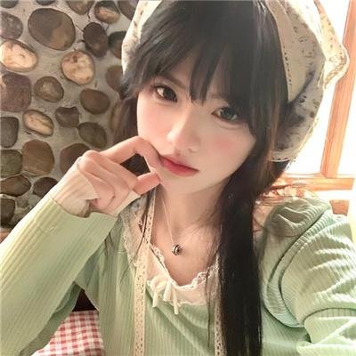碧窗艳影